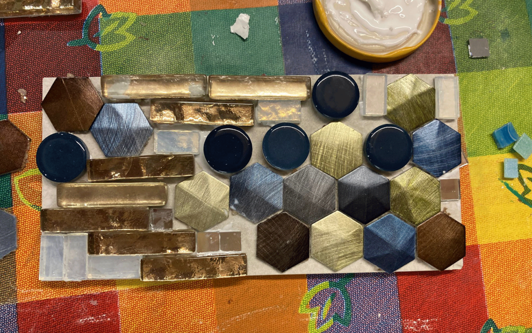 Alljährliches Mosaizieren bei Tee & Weihnachtsplätzchen